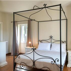 3 bedroom villa with heated pool in Kassiopi, Corfu, sleeps 6